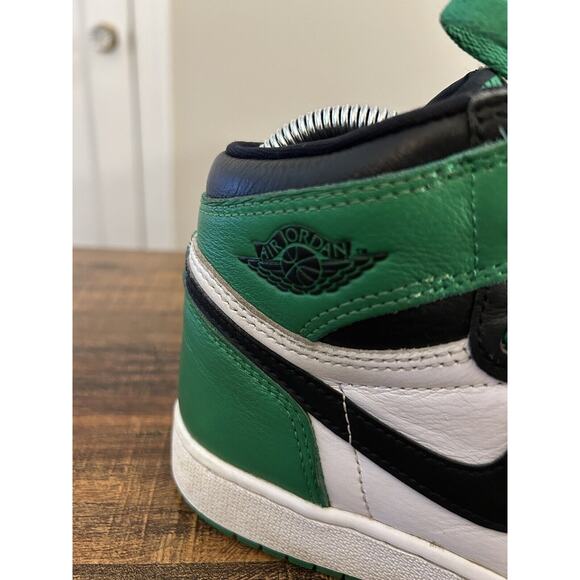 Nike Air Jordan 1 Lucky Green‎ Grade School Youth 4y FD1437  display picture 1